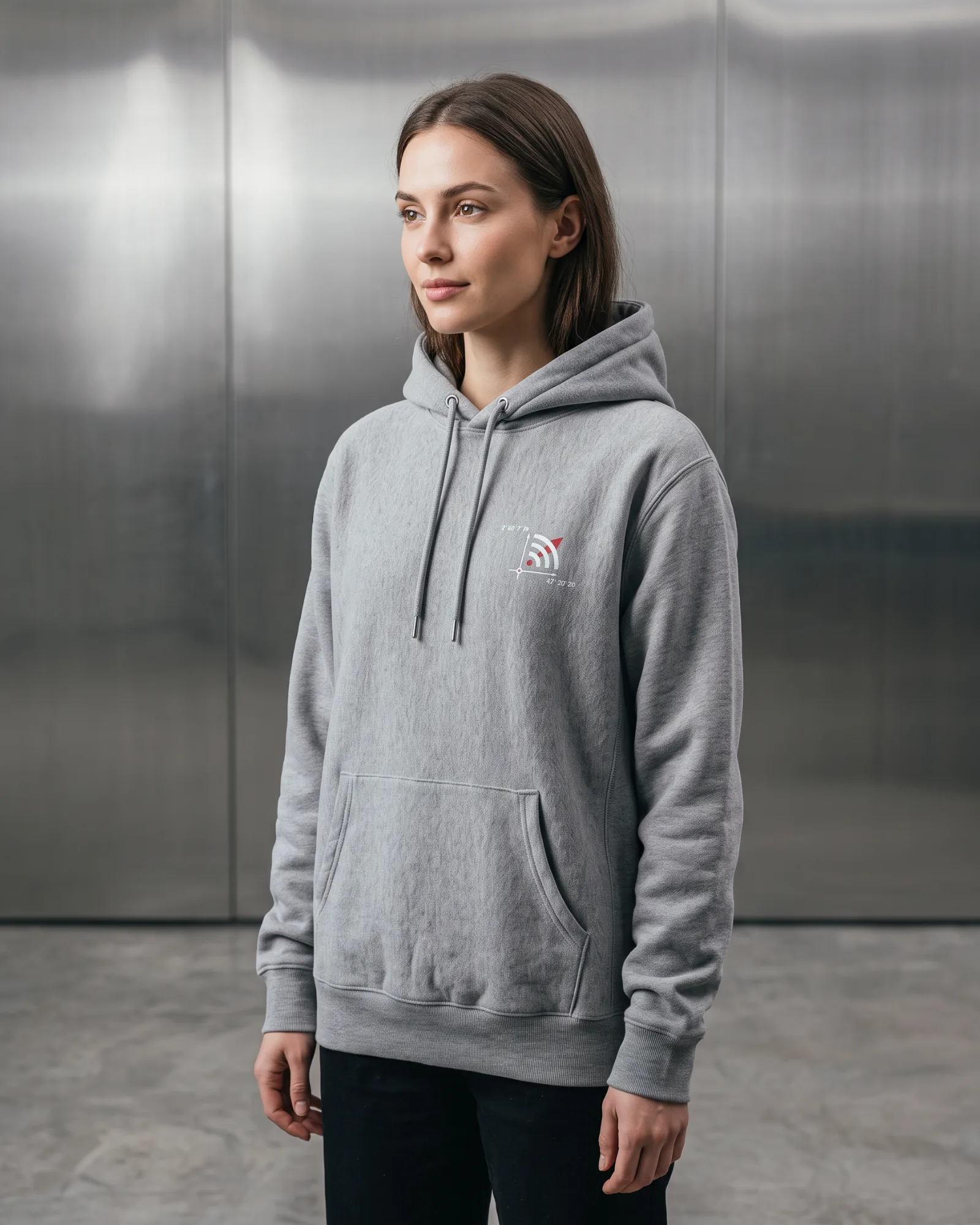 SMR Brand Telemetry Hood grey worn by a model